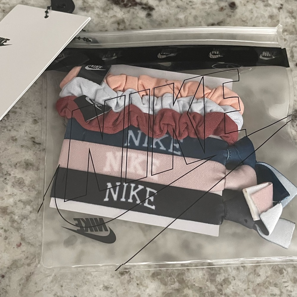 Nike new ponytail holder set package